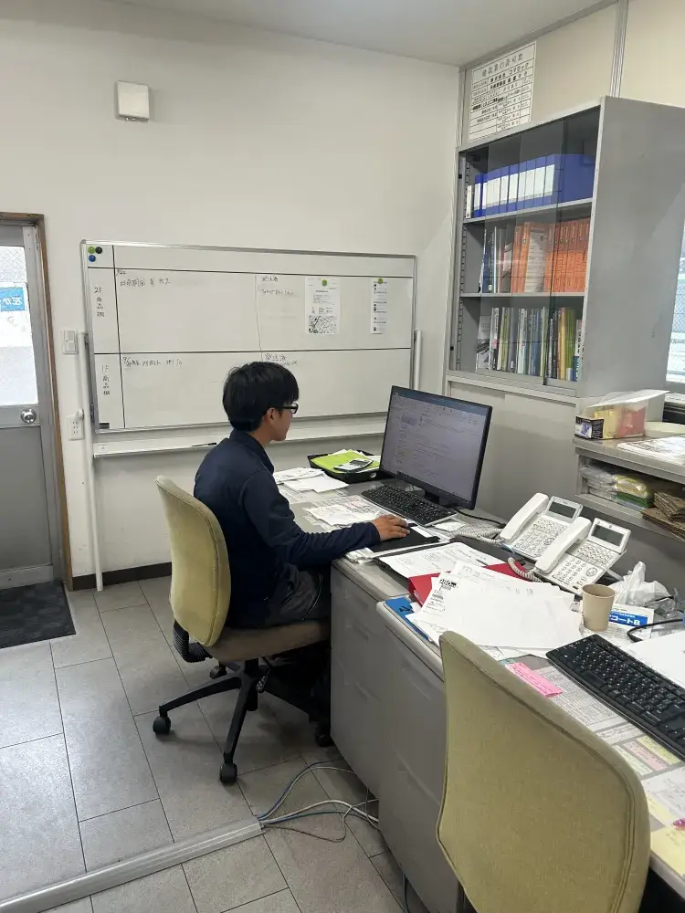 《残業ほぼなし、安定して働きやすい環境》コマロック業務部の事務補助スタッフ募集