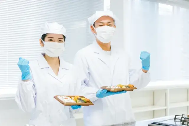 勤務時間選択OKで、働きやすい！シンプル作業のお仕事！おにぎり・いなり寿司などのパック詰めスタッフ募集
