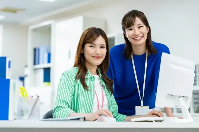 土日祝休みで子育て世代も活躍可能！未経験でも安心して始められる、教育現場を支えるサポートスタッフ募集