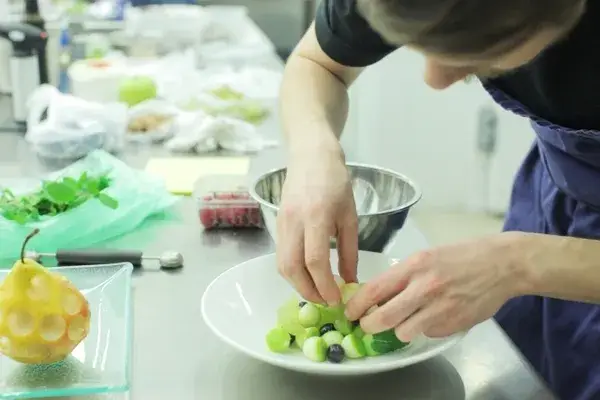 老人ホーム内レストランの正社員調理スタッフ募集