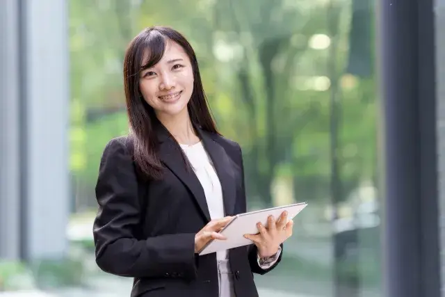 男女問わずに活躍可能！あたたかい職場があなたを待っています！保険営業スタッフ募集