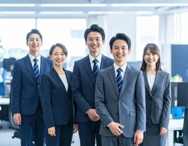 働きやすさ抜群！未経験から始める営業職【年休120日以上でお休みしっかり】業界トップクラスの安定した基盤があります！