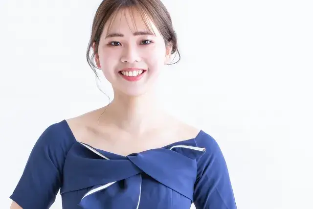 ＜28年の実績×厚労省認可＞未経験からスタートのスタッフが多数♪フロアレディ募集