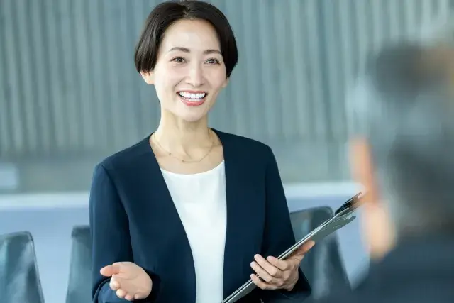 不安や働き方の相談もOK！全くの営業未経験から始めたスタッフも多数活躍中！保険外交員始めませんか？