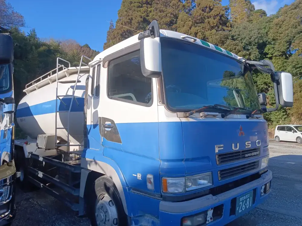 月８～９日休み／セメントローリー車ドライバー募集！