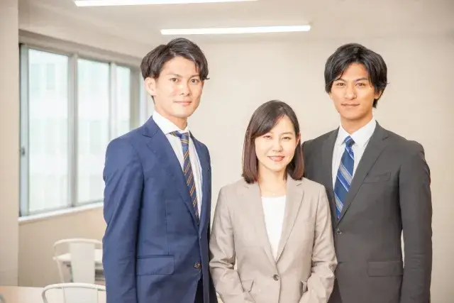 【年間休日110日・賞与年2回】地域を支えるやりがい×安定収入！南日本新聞販売の総合職で新しいキャリアをスタートしませんか？