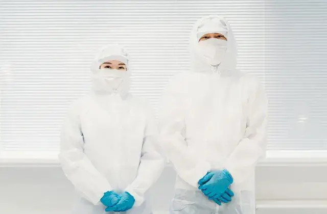 《8月末までの短期》涼しい工場でアイスクリーム製造◆未経験OK