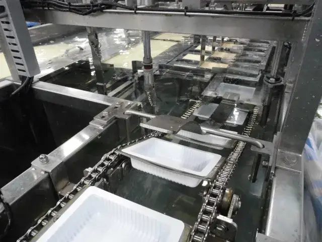 土日祝休み／嬉しい社員食堂あり／工場見学OK！／自分の目で確かめてから応募ができる食品加工スタッフ募集