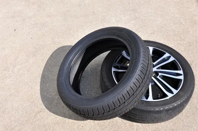 ＜伊佐市＞業界未経験者も大歓迎！OJT研修にてしっかりお教えします！タイヤ販売・配送・取付等のお仕事