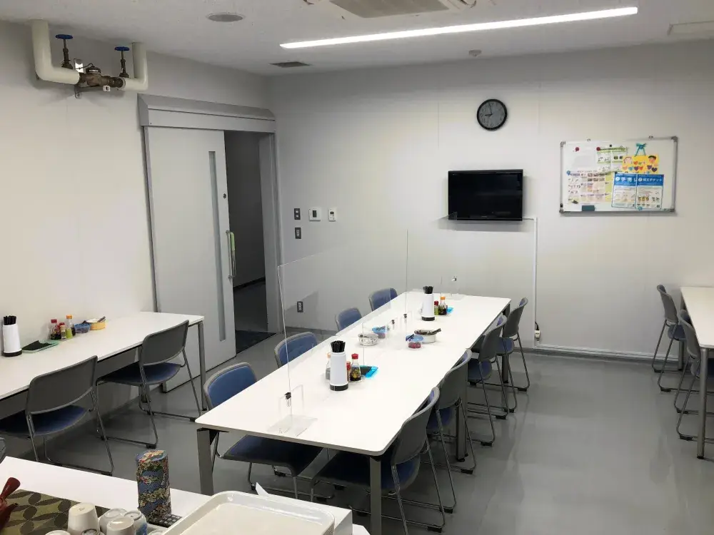 50～60代活躍可能！！未経験の方も大歓迎の食堂キッチンスタッフ積極採用中