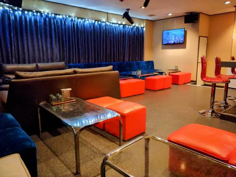 フロアレディ募集