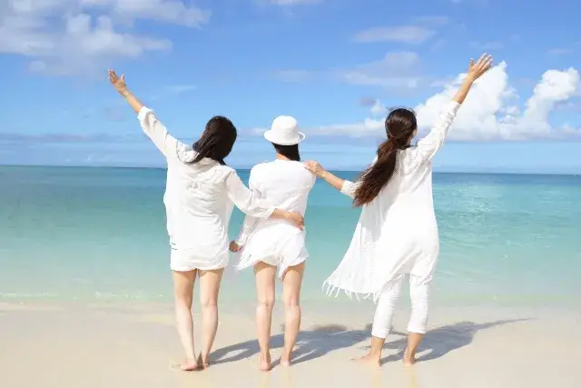 ＜28年の実績×厚労省認可＞未経験からスタートのスタッフが多数♪あなたに合ったお店をご紹介します。フロアレディ募集