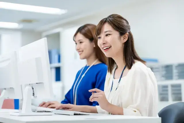 【薩摩川内市/土日祝休み】＼窓口での受付とデータ入力！／「車・住まい」の安心を守る窓口事務