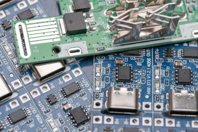 【コツコツもくもく作業】基本土日休み！未経験OK！製品をラックに掛けたり外したりするだけのオシゴト！