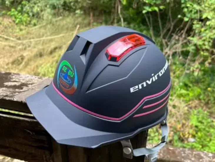 県内唯一の技術で「街をカラフルに彩る仕事」！日給最大15,000円・正社員登用あり・未経験歓迎！