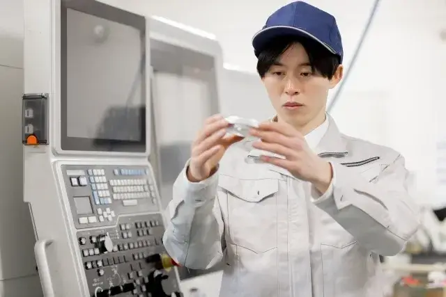 未経験者歓迎！工場内でのマシンオペレーター募集