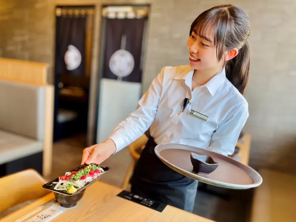 【積極採用中】シフト自由度バツグン◎/学生活躍中/駅より徒歩5分圏内/まかない有/仕事デビュー応援中/ホールキッチンスタッフ募集