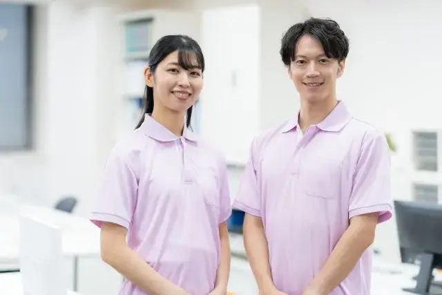 【受付・事務スタッフ積極採用中】年齢不問／残業なし／車通勤OK／完全週休2日制／主婦(夫)・フリーター歓迎