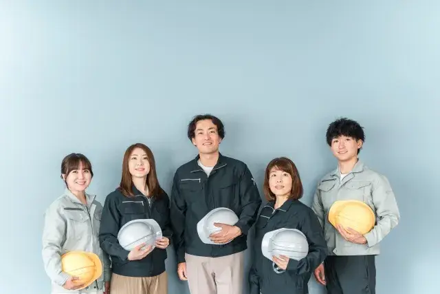 【土日祝休み×残業少なめ！】未経験OKの航空機部品の製造補助・軽作業＜日勤のみ＞