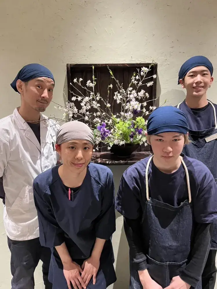 【時給1200円～1750円×働き方の柔軟性ばっちり◎】移転リニューアルOPENしたキレイなお店で働こう！ホールスタッフ募集