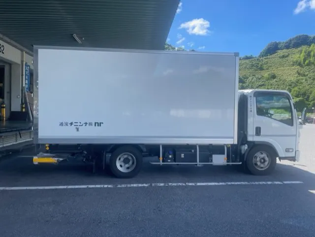 コンビニ配送ドライバー募集！昼からの仕事で安定収入♪パワーゲートで作業のしやすさ抜群！