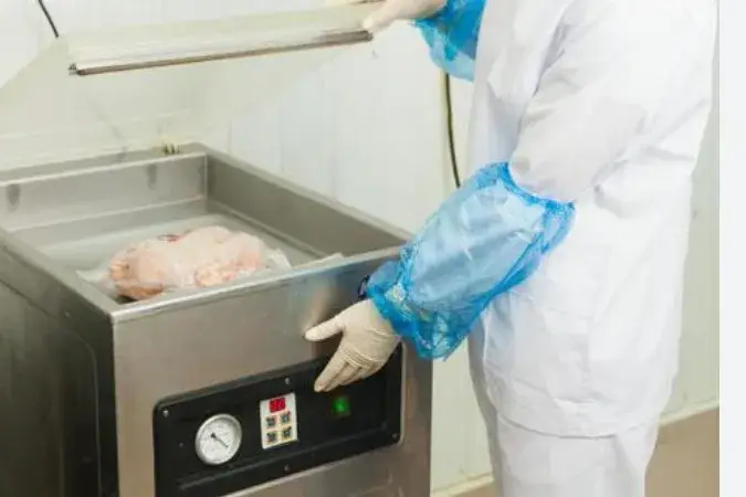 正社員募集！未経験から食肉加工の技術が身につき、長く安定して働けるお仕事／鹿児島市七ツ島