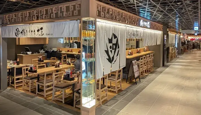 【経験・スキル不要！】安心して働ける環境のもと、店舗運営のスキルを一から身につけられます。「博多とりかわ大臣」の店舗スタッフ（店長候補）募集！