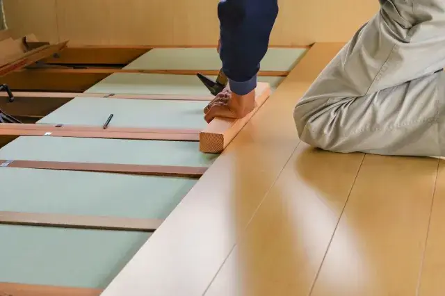 建築内装工事スタッフ募集｜未経験から手に職｜月収３０万円以上も可能