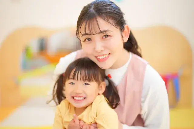 【ご家庭と両立◎】職場見学OK｜週2日～相談OK｜少人数10名｜子どもと丁寧に向き合える児童指導員・保育士募集