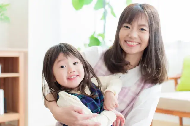 【無資格・未経験OK】子ども10名の少人数支援スタッフ募集｜働きながら資格取得可能｜年休110日