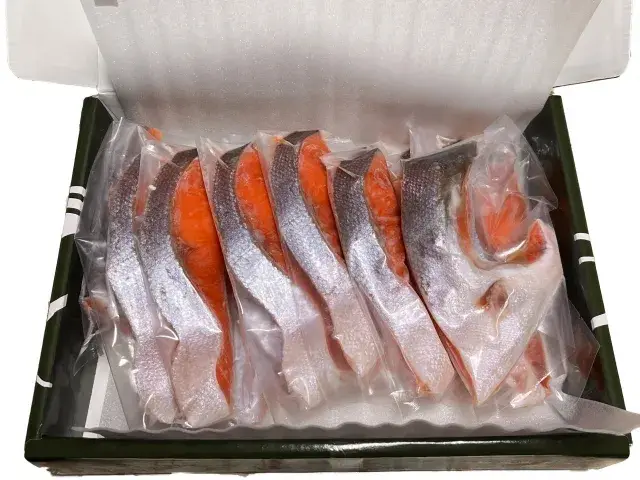 【短期×時給1300円の軽作業】即日～2ヶ月間の勤務！重量物なしの食品の包装・箱詰め等のお仕事です！