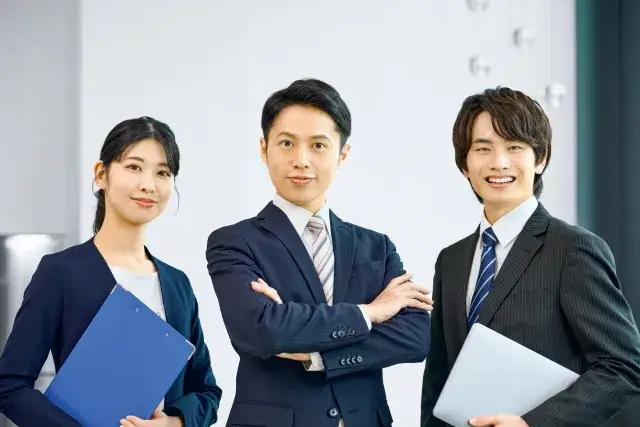 【月収29万円以上可】鹿児島で長く働ける｜未経験歓迎｜日祝休み・土曜日休みあり｜営業所運営・顧客管理の総合職（正社員）