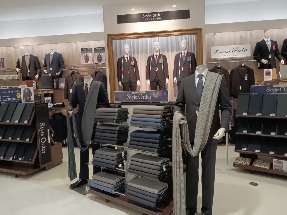 未経験歓迎｜イオンモール鹿児島ベイ店内｜オーダースーツ販売｜月収24万～30万円