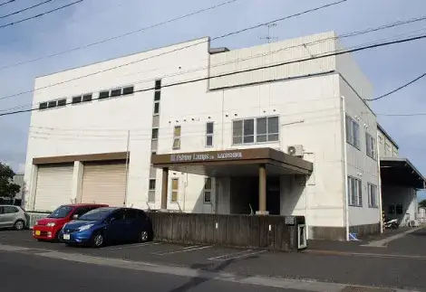 ランプ製造、射出成形の簡単な作業