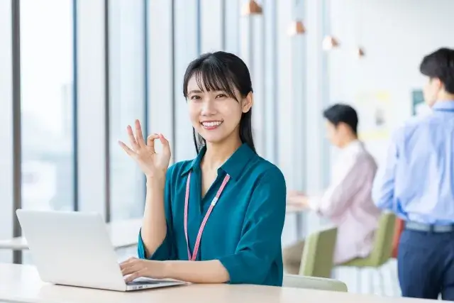 【月・水・木のみ｜時間相談・扶養内勤務OK】服装自由｜16時までの勤務｜ホームページ更新に関わる事務スタッフ募集