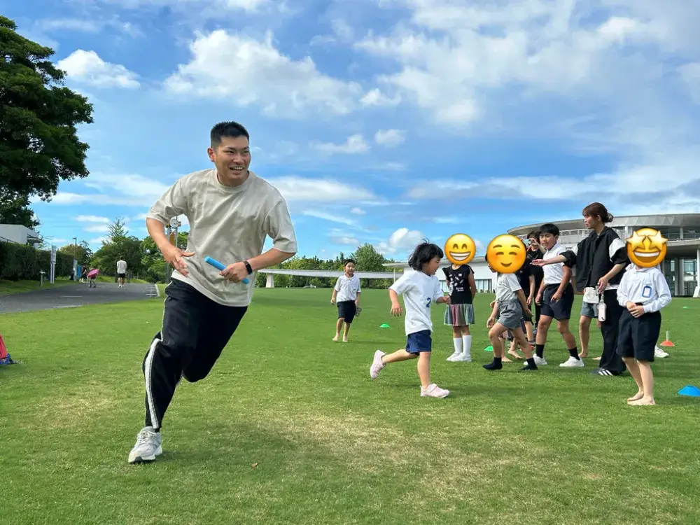 外活動では、体を動かし思いっきり遊びます