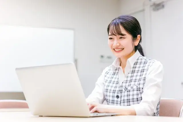 【未経験者歓迎・女性活躍中｜一般事務のお仕事】完全週休2日制・17時30分退社｜正社員デビュー歓迎｜ご家庭と両立しやすい環境です
