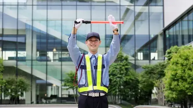 ★《夜勤》男女夜勤警備員(交通誘導等)アルバイト募集！