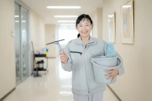 チームを組んで行う清掃のお仕事です。未経験者も積極採用中！