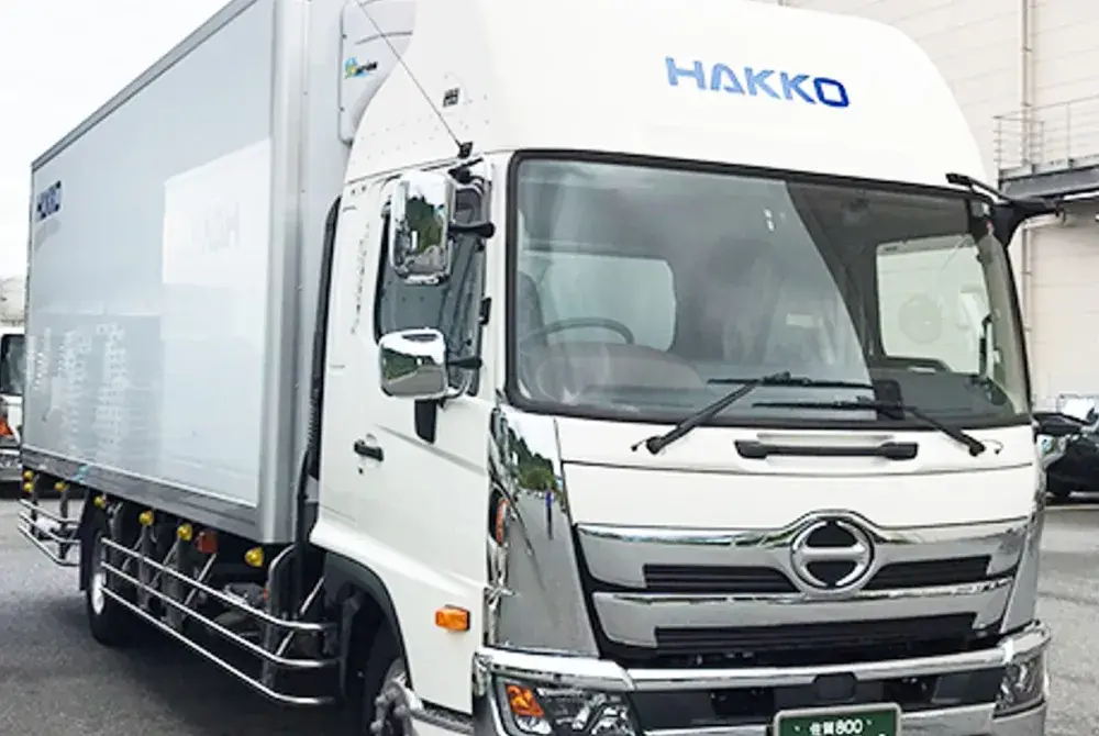 中型トラックドライバー（ルート配送）／夜勤／月給25万～／普通免許OK・未経験歓迎