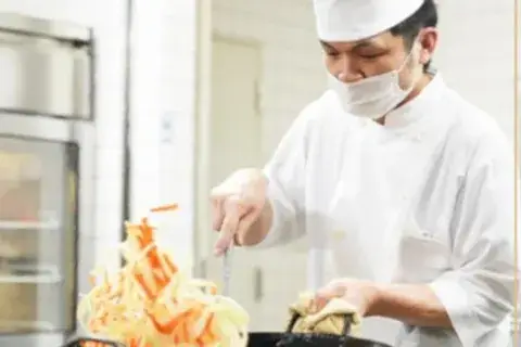 午後の時間をゆったり過ごせてプライベート充実の調理師募集