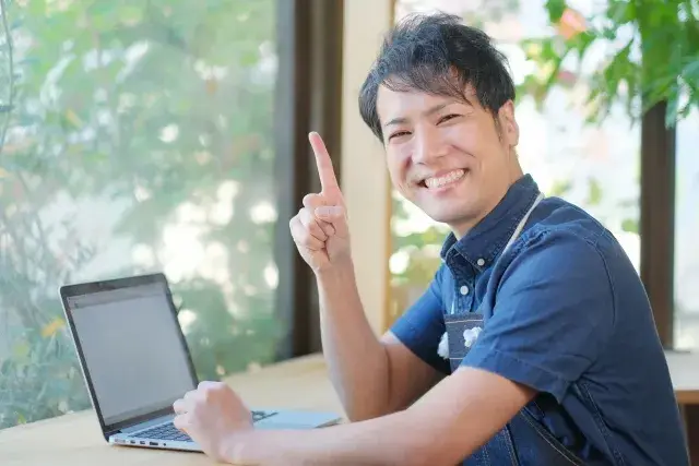 【鍵付き個室寮あり｜寮費・光熱費・食費無料】50代・60代活躍中｜売店・娯楽施設の運営管理のお仕事｜未経験歓迎・キャリアアップも可能