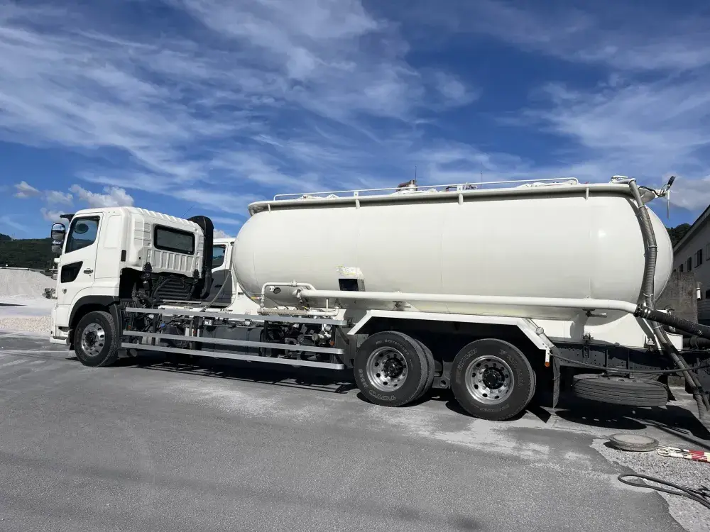 大型トラックドライバー（ジェットパック車）／大型トラック運転手