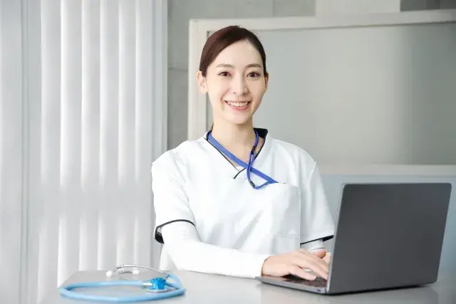 【夜勤あり｜病棟・透析室の看護師】夜勤月1～2回程度も相談OK｜シフトの柔軟度は高め◎落ち着いた環境でのお仕事です♪
