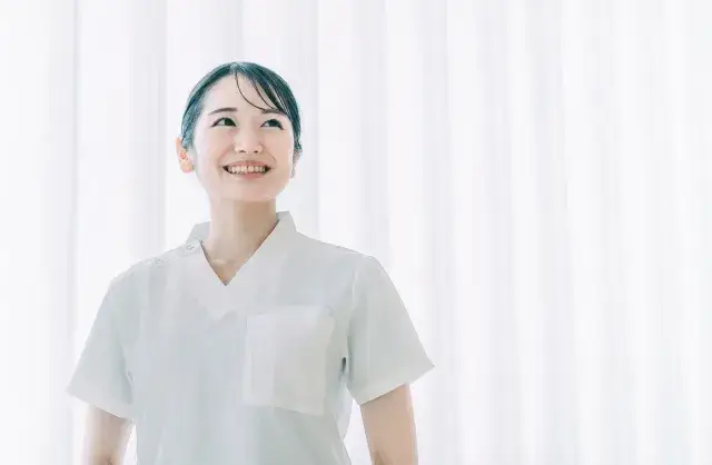 【日勤のみ｜病棟・透析室の看護師】基本週2日休み(シフト希望は柔軟に対応◎)｜鹿児島中央駅より徒歩5分で通勤しやすい♪｜落ち着いた19床の療養病床です
