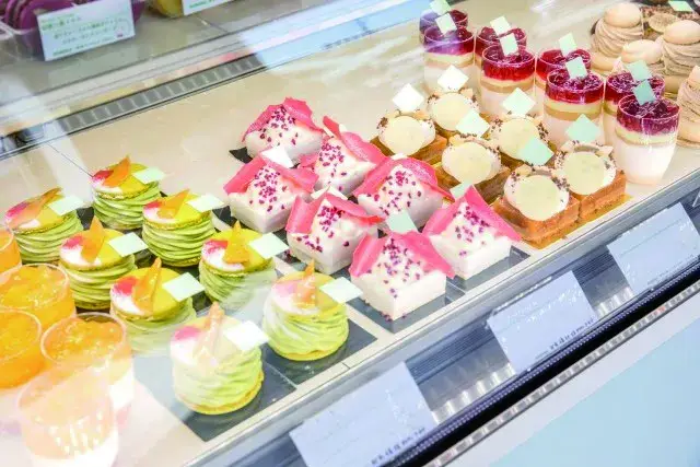 人と話すことが好きな方にピッタリ！人気洋菓子店での接客販売など