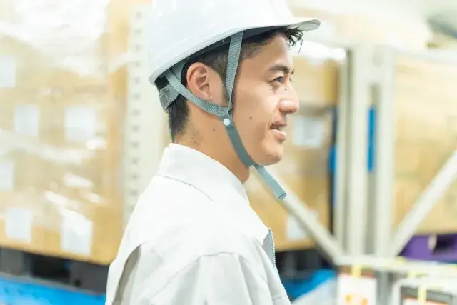 【年間休日167日×日勤夜勤で安定収入】重量物の取り扱いナシ！自動車部品製造のお仕事
