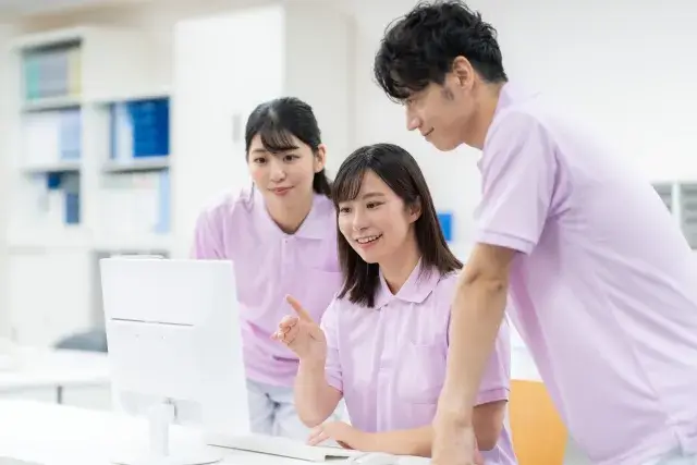 【夜勤なし・17時30分までのお仕事】ご家庭・私生活と両立可能！ケアマネジャー募集（経験者歓迎）！日曜日は固定休みです◎