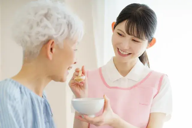 【時給1,450円！資格を活かして安定収入◎】介護福祉士募集！幅広い年代の方が活躍中♪「即勤務」できるお仕事です！