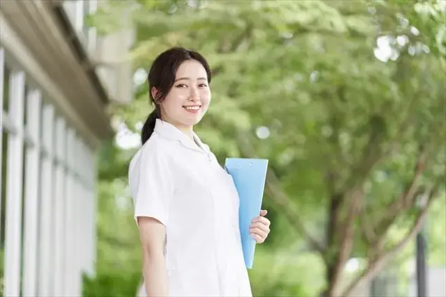 【看護師｜女性専用グループホーム】看護師・准看護師資格を活かせる！賞与3ヶ月分・服装・髪型自由♪